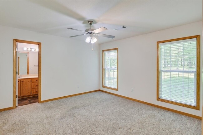 Building Photo - 104 Anderson Pl