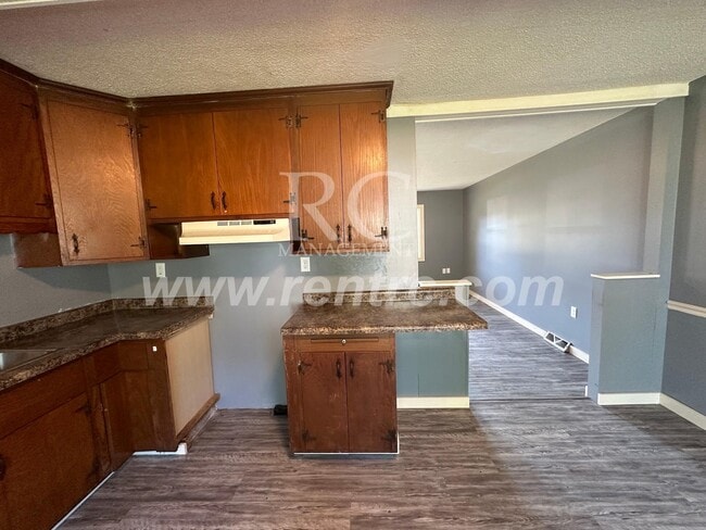 Building Photo - 202 Olive-