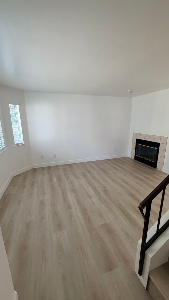 Building Photo - 2600 Brookside Dr