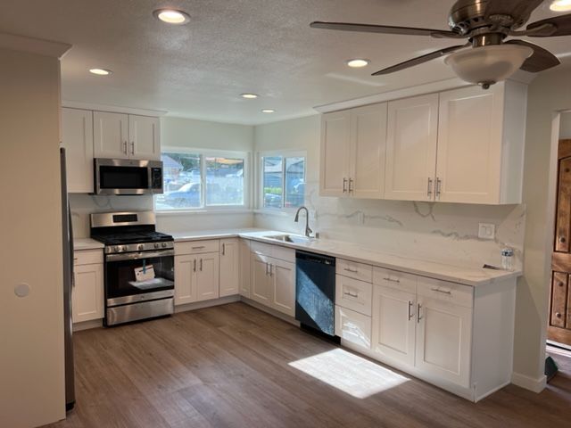 Building Photo - 3024 Berros St