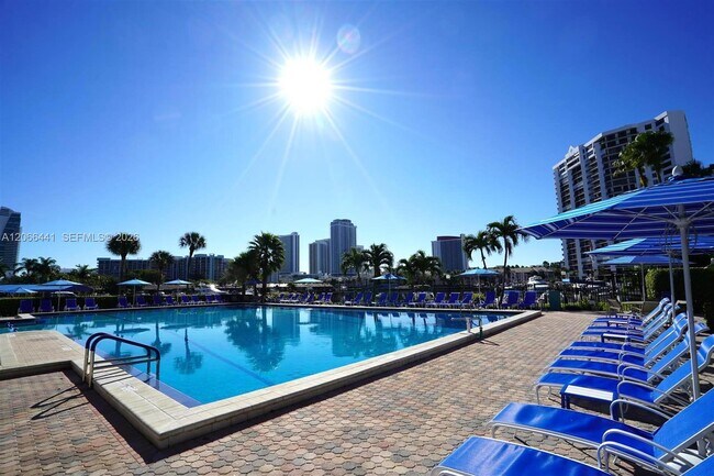 Foto del edificio - 600 Three Islands Boulevard