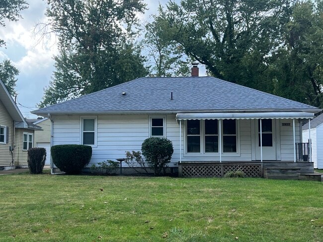Building Photo - 2812 Midland Dr