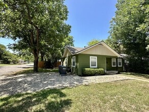 Building Photo - 1821 Live Oak Ave