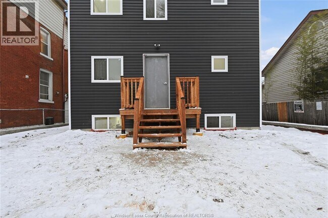 Building Photo - 547 Dougall Ave