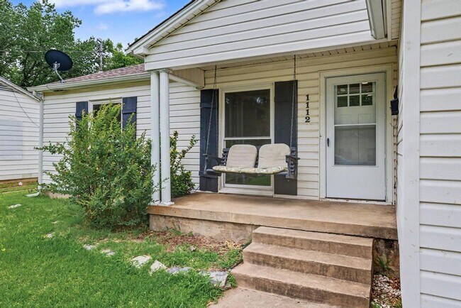 Foto del edificio - Charming 3-Bedroom Home in Sherman Available NOW!