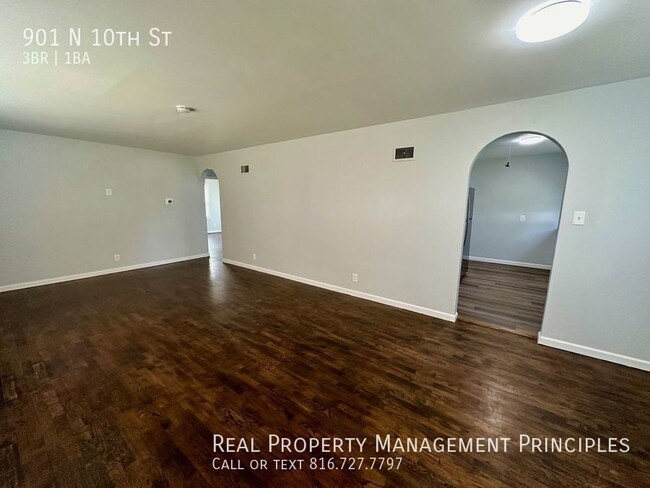 Building Photo - Completely Renovated 3 Bedroom 1 Bath on a...