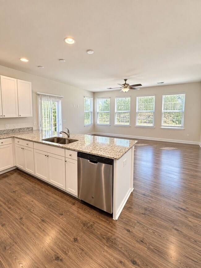 Foto del edificio - 7775 Montview Rd