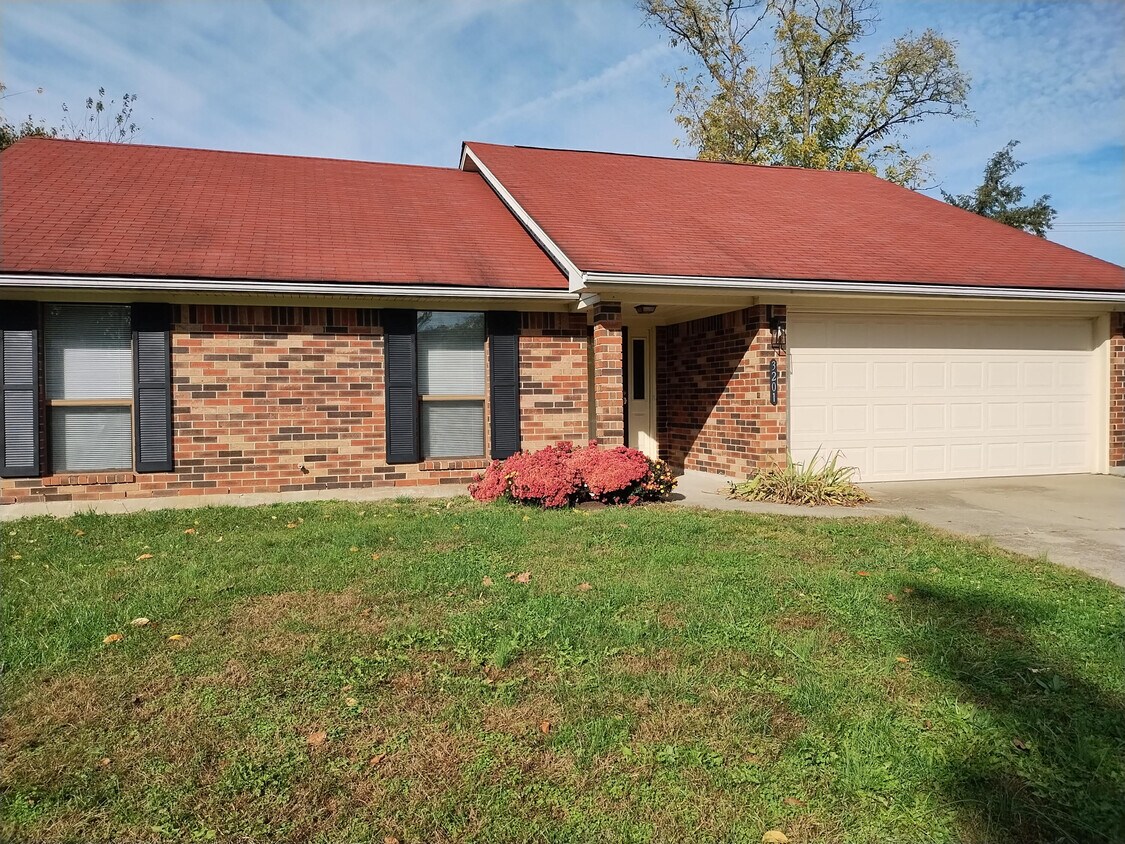 Foto principal - 3201 Foxchase Ct