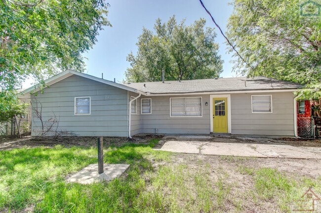 Building Photo - 4621 SW H Ave