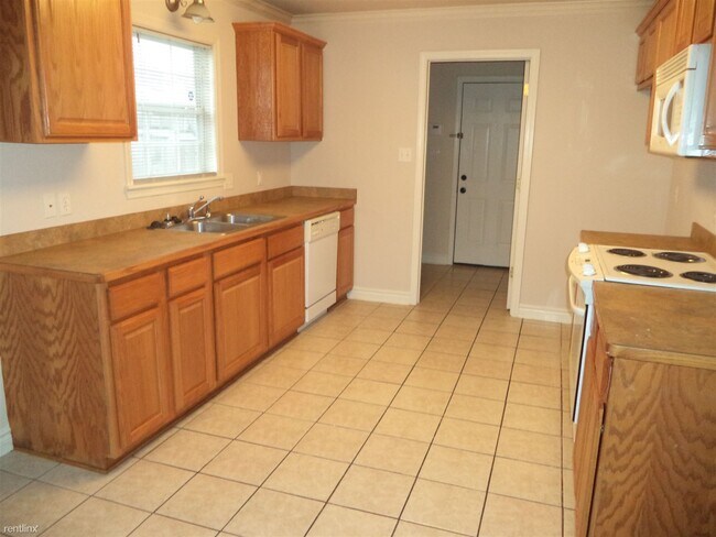 Building Photo - 3 br, 2 bath House - 126 Wintergreen Ct
