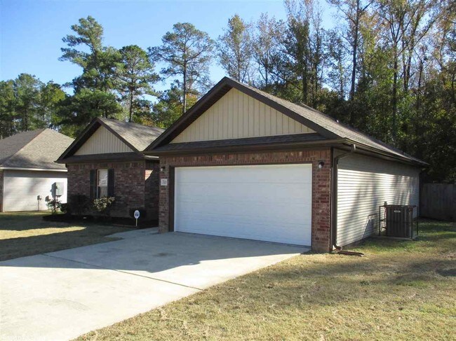 Building Photo - 7511 Royal Oaks Dr