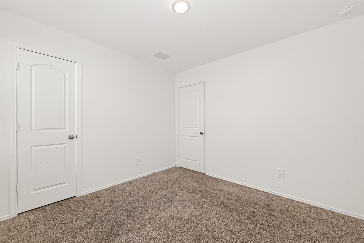 Building Photo - 1710 Legacy Hills Dr
