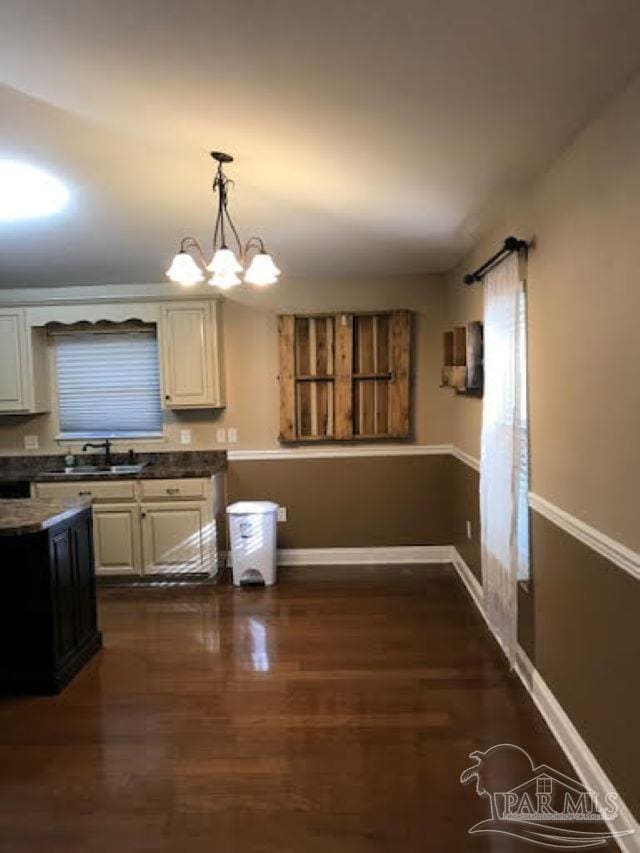 Building Photo - 5558 Pine Ridge Dr
