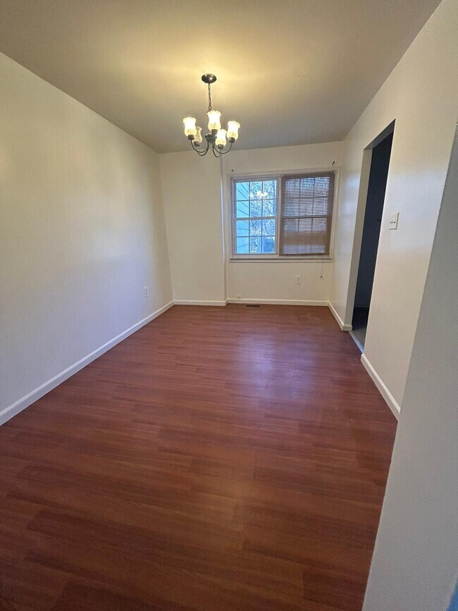 Foto del edificio - 8204 Dunfield Ct