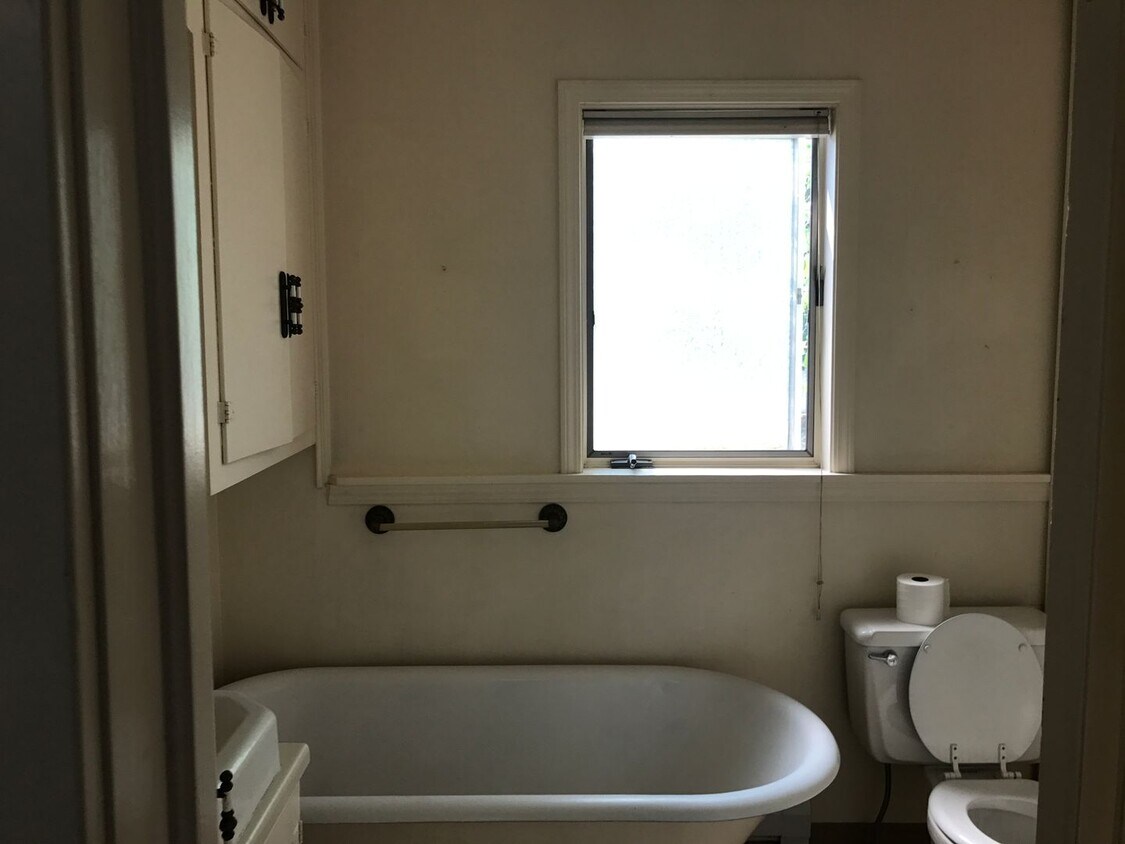 739 W Main St, Hamilton, MT 59840 House Rental in Hamilton, MT