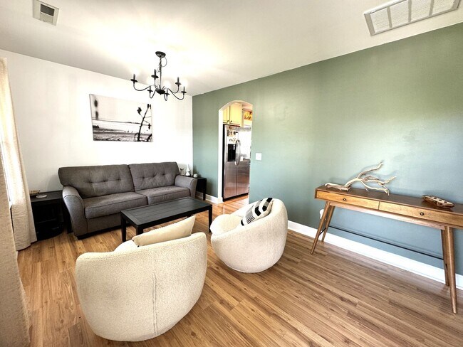 Foto del edificio - Minutes to the Beach! Conveniently located between Jacksonville & Wilmington