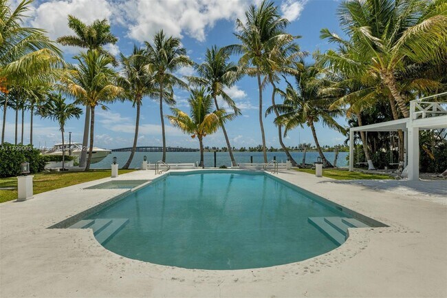 Building Photo - 610 Sabal Palm Rd