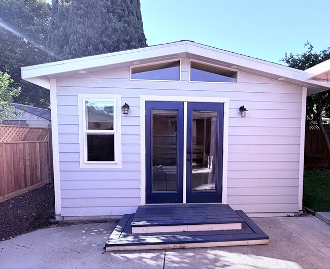 Building Photo - 1 Almond Dr