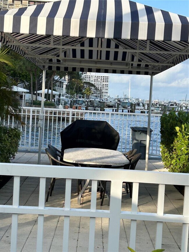 Foto del edificio - 2101 Brickell Ave