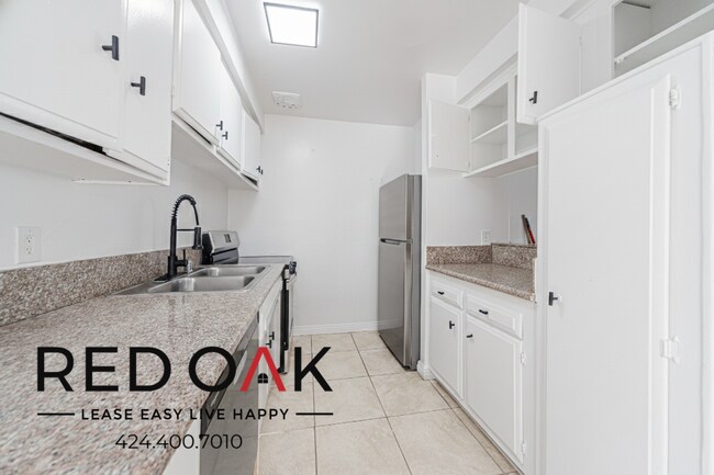 Foto del edificio - 10535 Lindley Ave