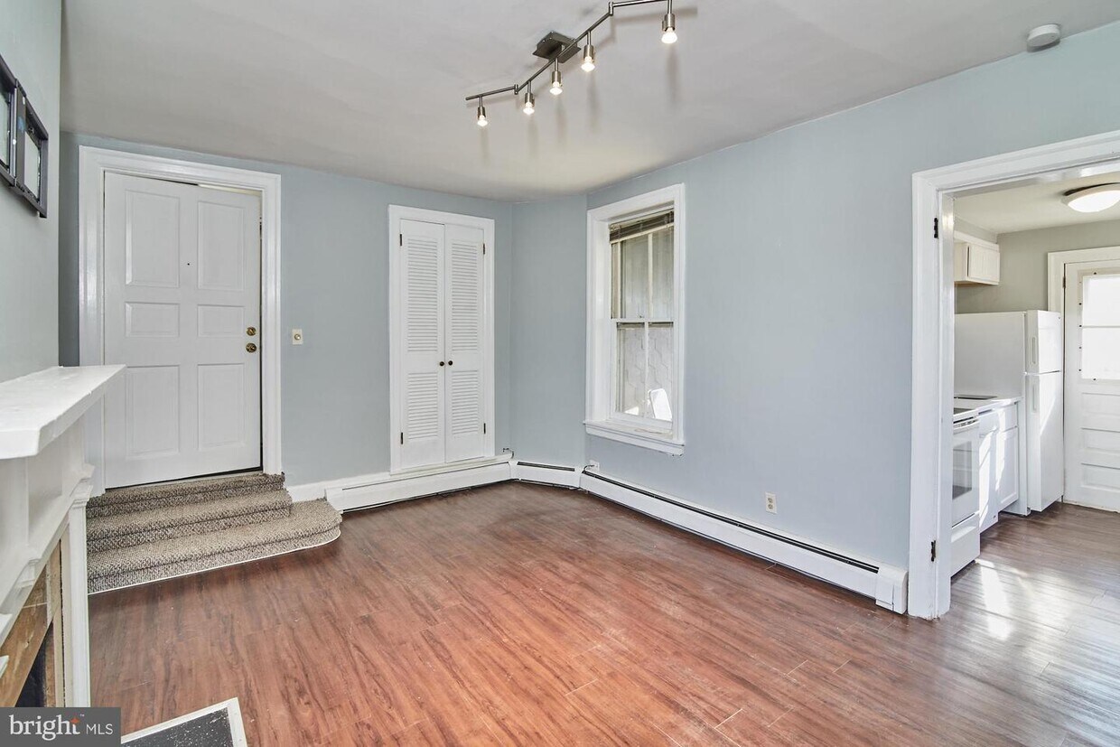 1410 Delaware Ave Unit C2, Wilmington, DE 19806 Room for Rent in