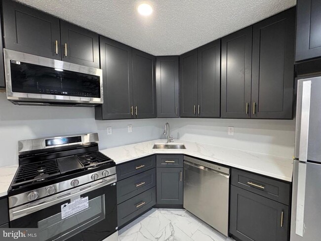 Building Photo - 3 Stout Ct