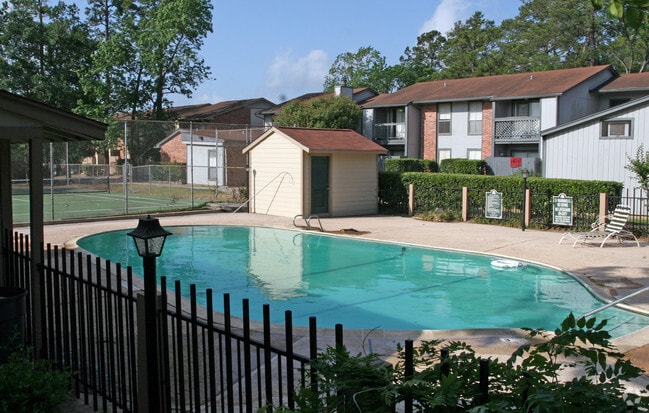 Building Photo - 800 Bellshire Apartments