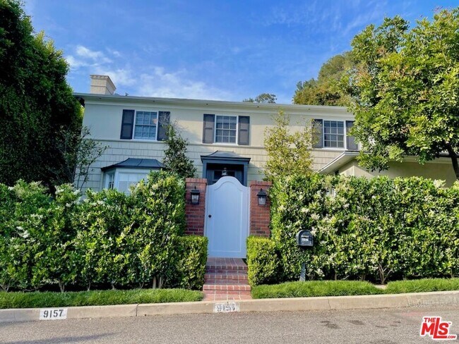 Foto del edificio - 9157 Warbler Way