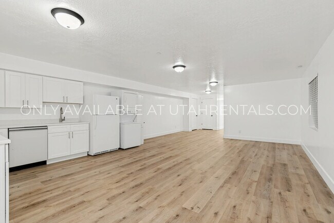 Foto del edificio - 1076 Bear Hollow Ln