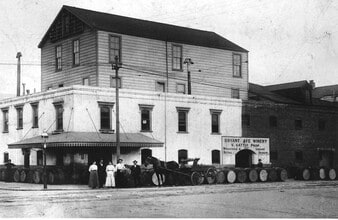 Building Photo - 2509 Bryant St