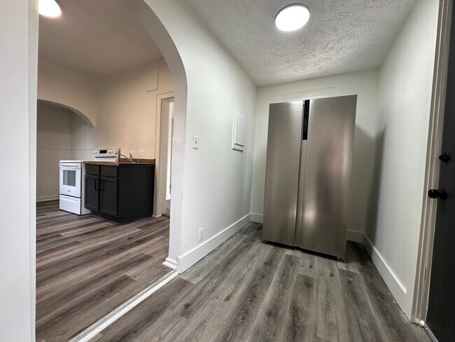 Building Photo - 3827 Parker St