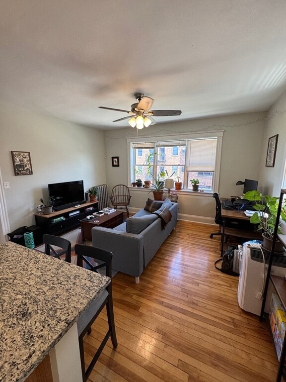 Foto del edificio - 6 Sherborn Ct