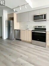 Building Photo - 2000 Bathurst St