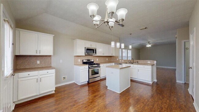 Building Photo - 2415 Montana Blue Dr