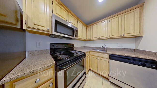 Building Photo - 1322 Commonwealth Ave