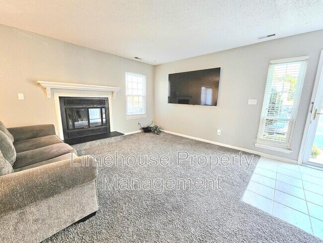 Building Photo - 435 Chatterton Dr
