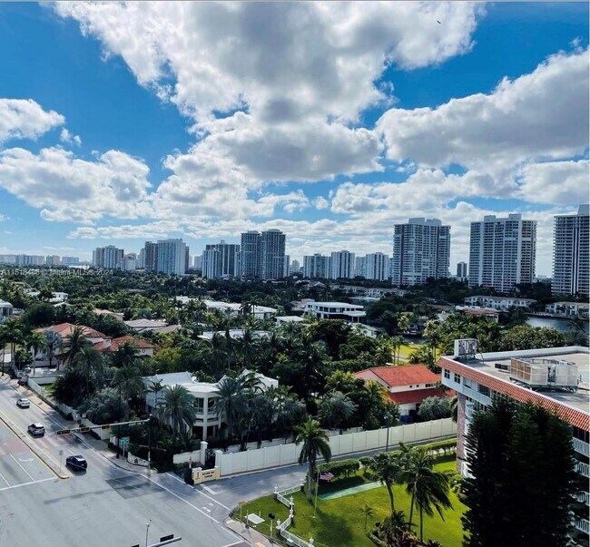 Building Photo - 3180 S Ocean Dr