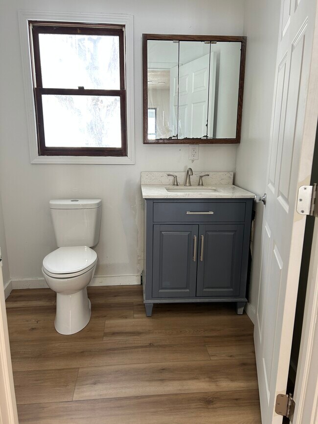 Foto del edificio - 321 Adolph St