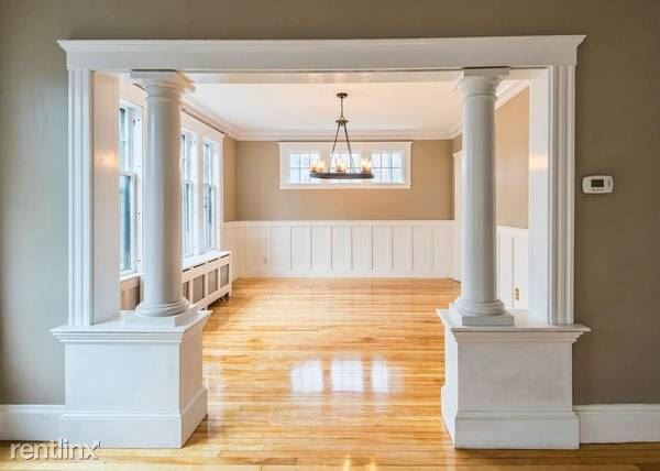 Foto del edificio - 5 br, 3 bath House - 80 Humphrey St