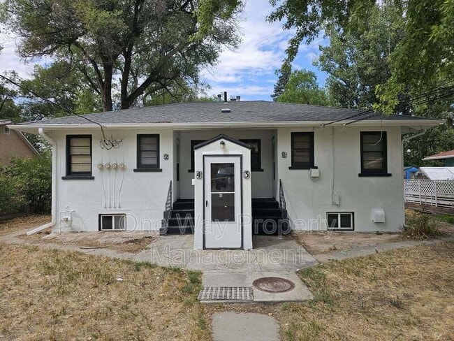 Building Photo - 429 S 4th St