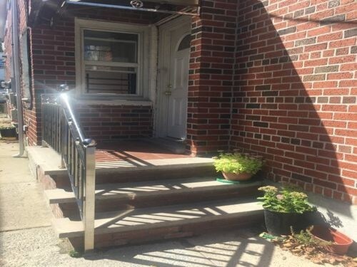 Foto del edificio - 1358 E 89th St