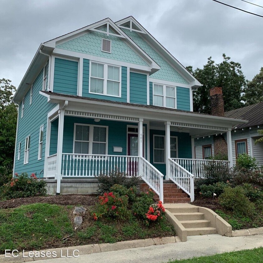 Foto principal - 3 br, 3 bath House - 401 S. Holly St.