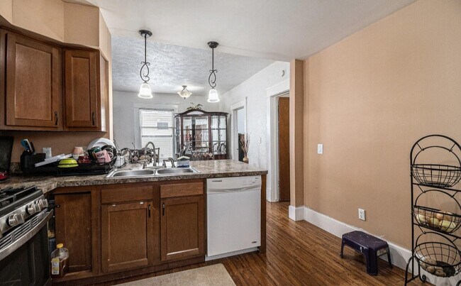Foto del edificio - 829 N Walnut St