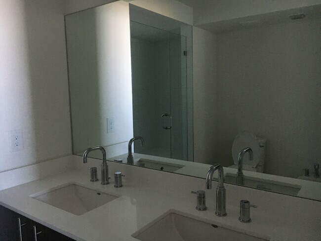 Foto del edificio - 7825 NW 107th Ave