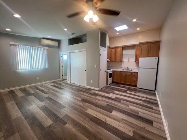 Building Photo - Beautiful, Single ADU located in Reseda! Ready for Move-In!