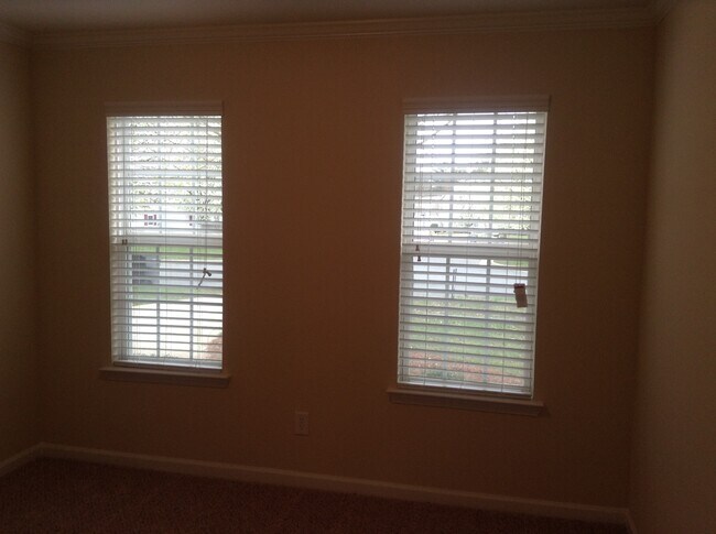 Building Photo - 139 Ashmont Dr