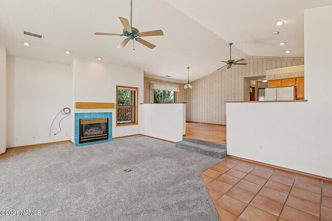 Building Photo - 1000 N Sinagua Heights Dr