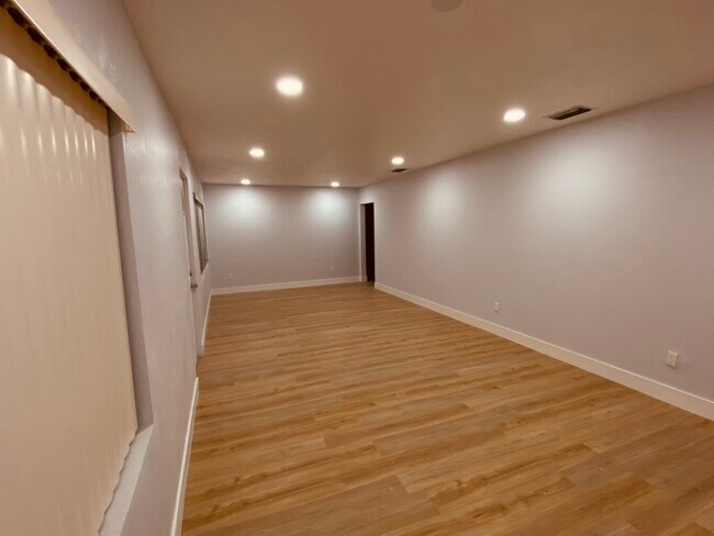 Sala de estar - 131 W Atwater Ave