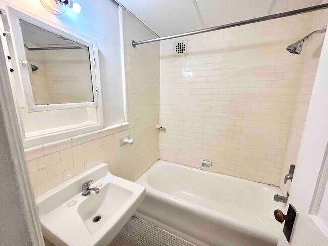 Foto del edificio - Arts Condominium - Luxury Studio All Utili...