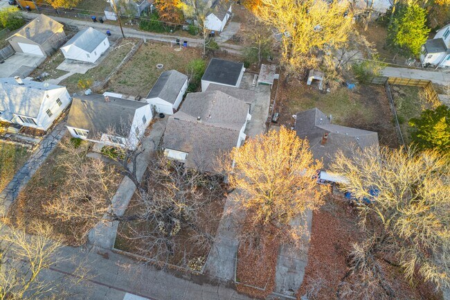 Building Photo - 1620 SW Campbell Ave